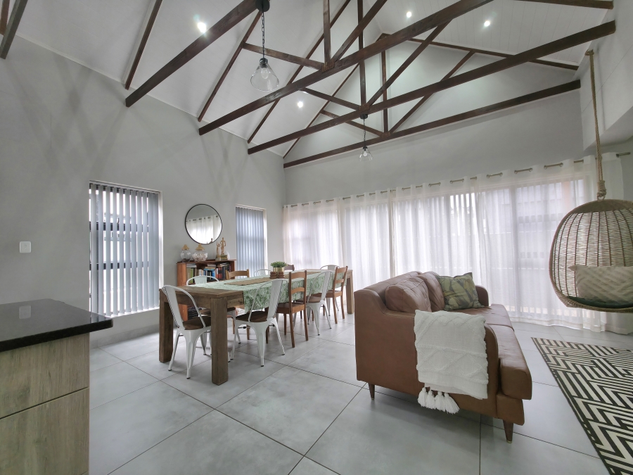 3 Bedroom Property for Sale in Outeniquasbosch Western Cape